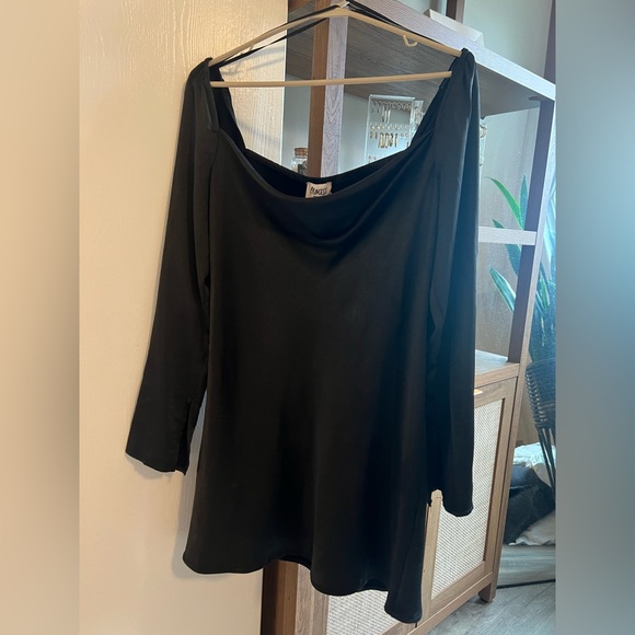 Star Power Mini Dress - Picture 4 of 5